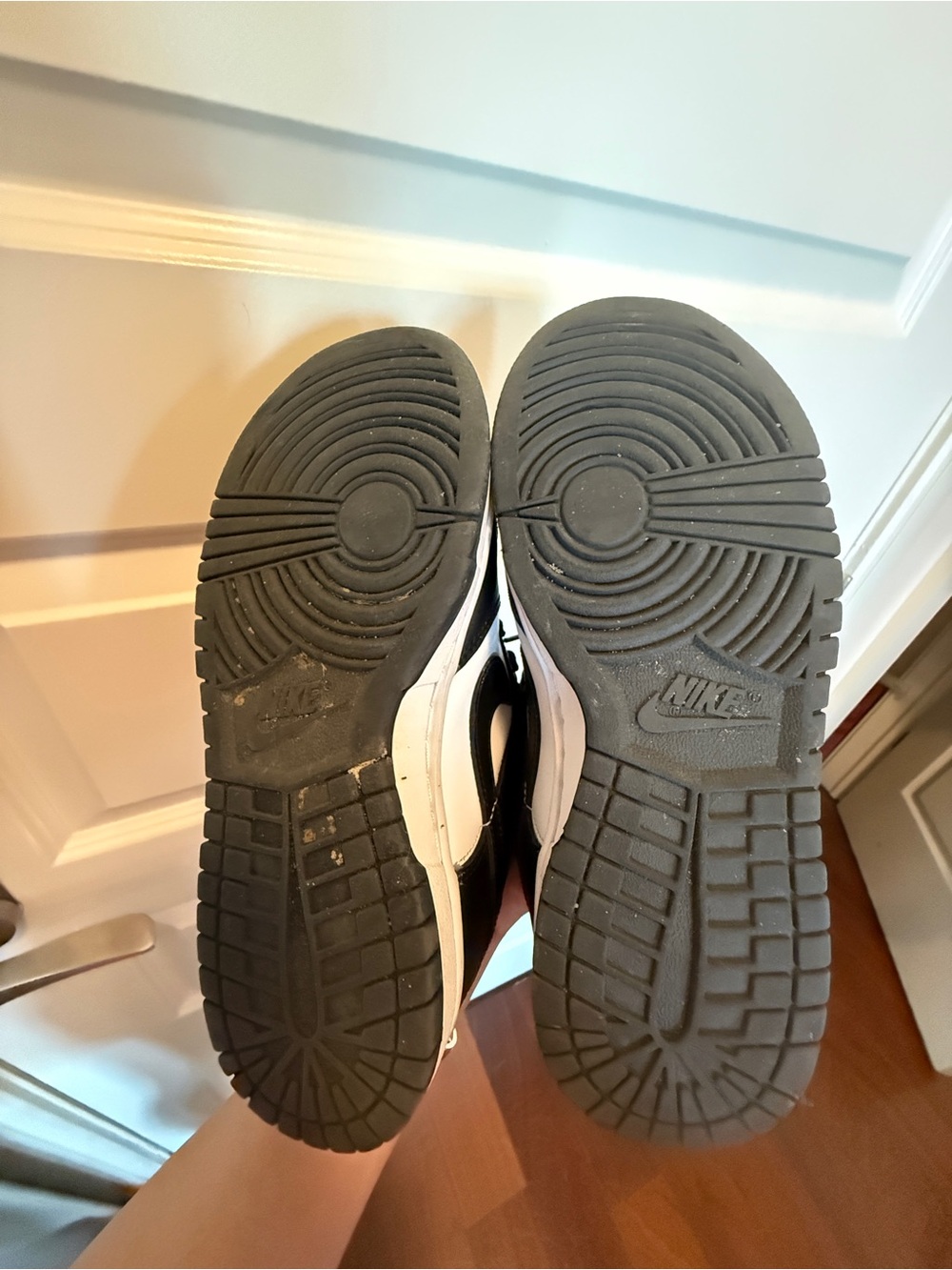 Nike Panda Dunks - Picture 2 of 4